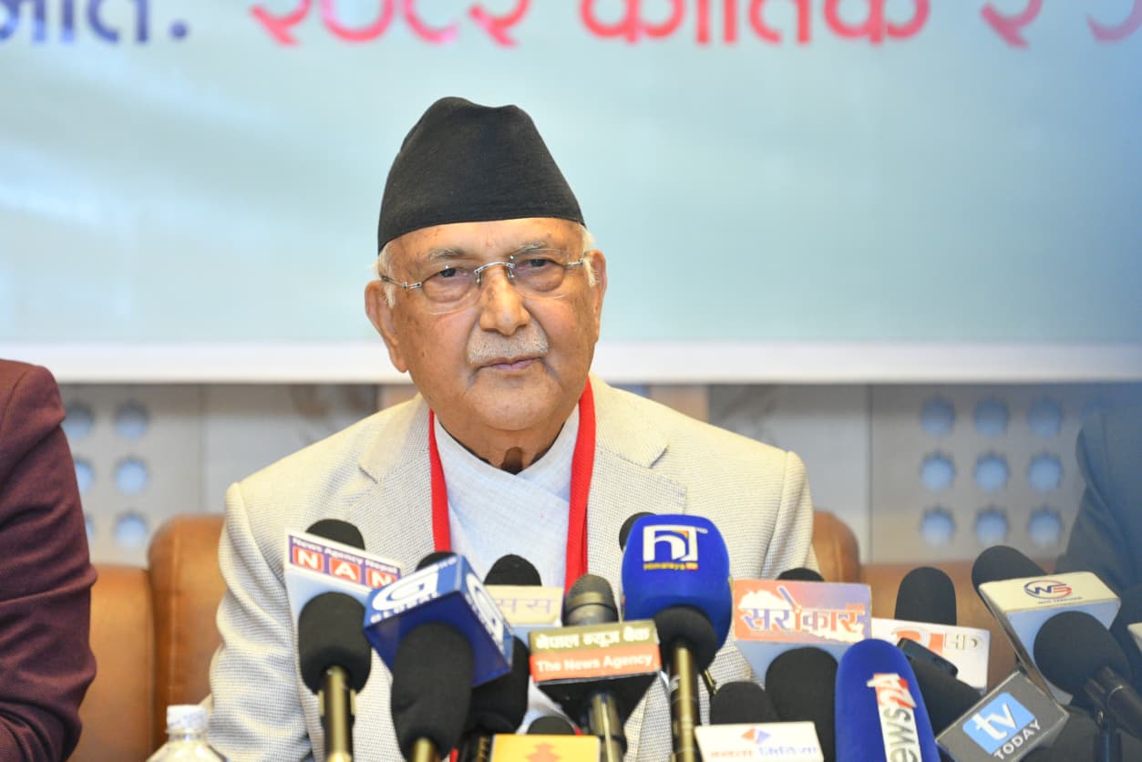 दुई दिनको तमासालाई हेरेर म किन अँध्यारो मुख लगाउनु : केपी ओली